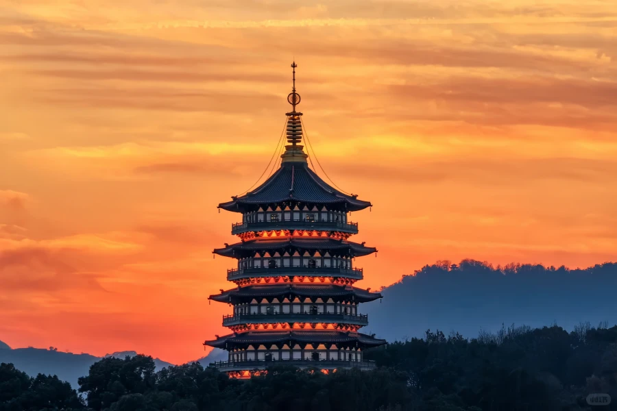 Leifeng Pagoda: A Legendary Journey from an Ancient Demon-Suppressing Pagoda to a Glorious Rebirth-3