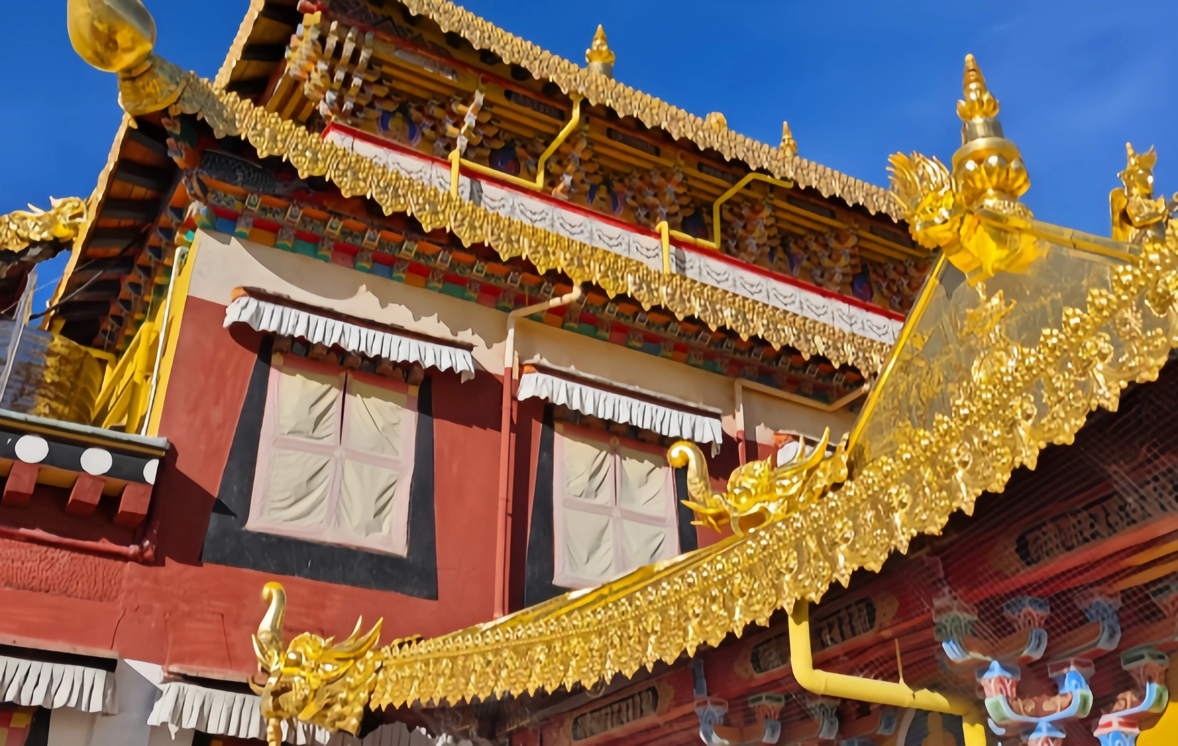 Shangri La Sutra Banner: A Visual Epic from Faith Symbols to Sky Paintings-3