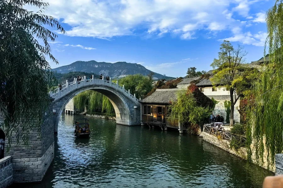 Gubei Water Town: A tour of the hot spring starry sky town at the foot of the Great Wall