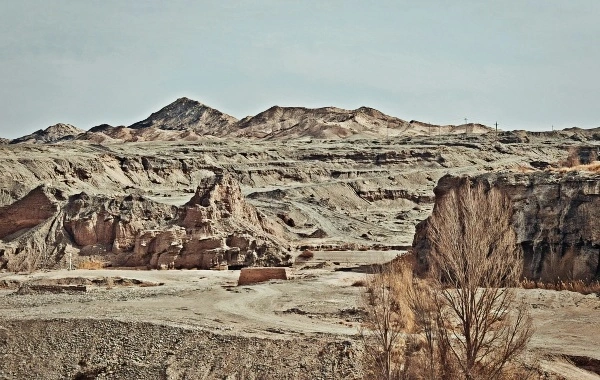 Yumenguan Pass: Eine Reise durch zweitausend Jahre Frontier Poesie und Vigilanz