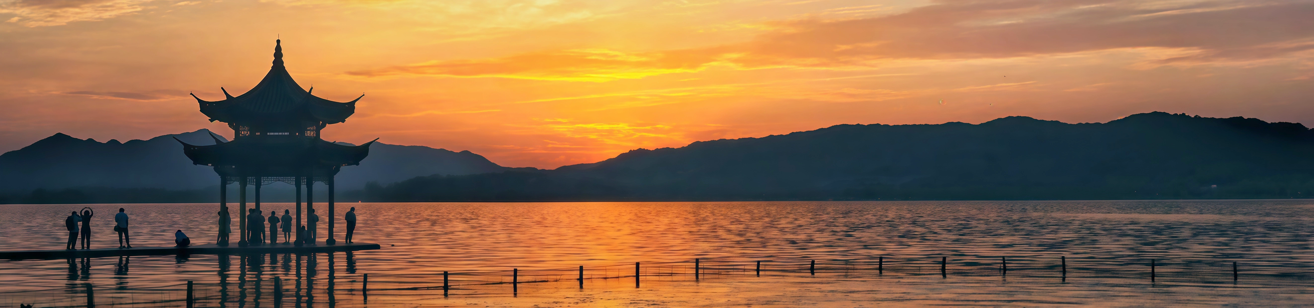 Hangzhou für Liebhaber: Eine romantische Flucht der zeitlosen Schönheit, Intimate Momente & Enchanting Memories